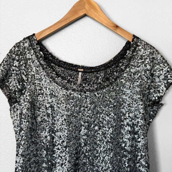 Free People Forever Sparkle Silver Sequin Scallop Back Blouse Womens Size XS - Picture 3 of 10